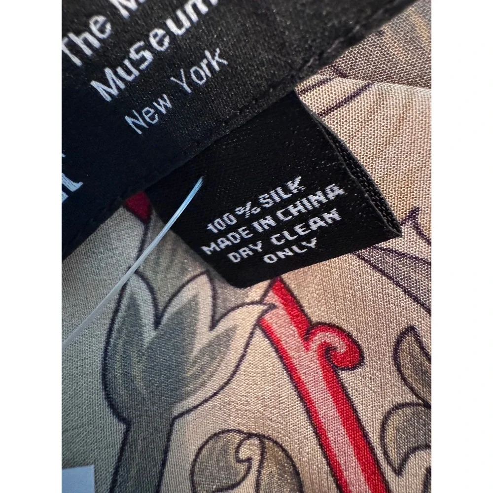 The Met William Morris Floral Silk Scarf Metropolitan Museum of Art NWT